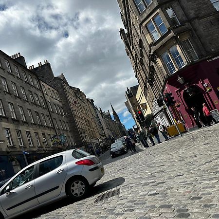 Old House In Central Of Old Town Edinburg Exteriör bild